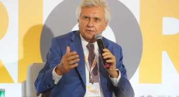 Caiado apresenta sucesso da educação goiana em evento nacional